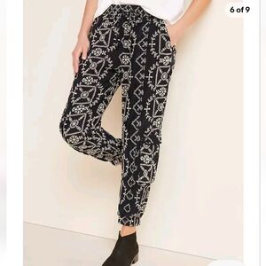Johnny Was Peaches All Over Embroidered Pants Joggers Pete & Greta